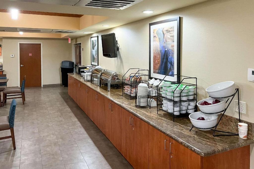 Comfort Inn And Suites Thatcher Exterior photo